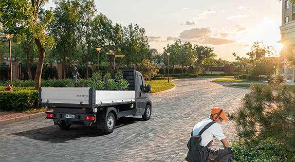 Fiat Professional Ducato Truck buitenaanzicht. Fiat Professional voorruitreparatiepakket